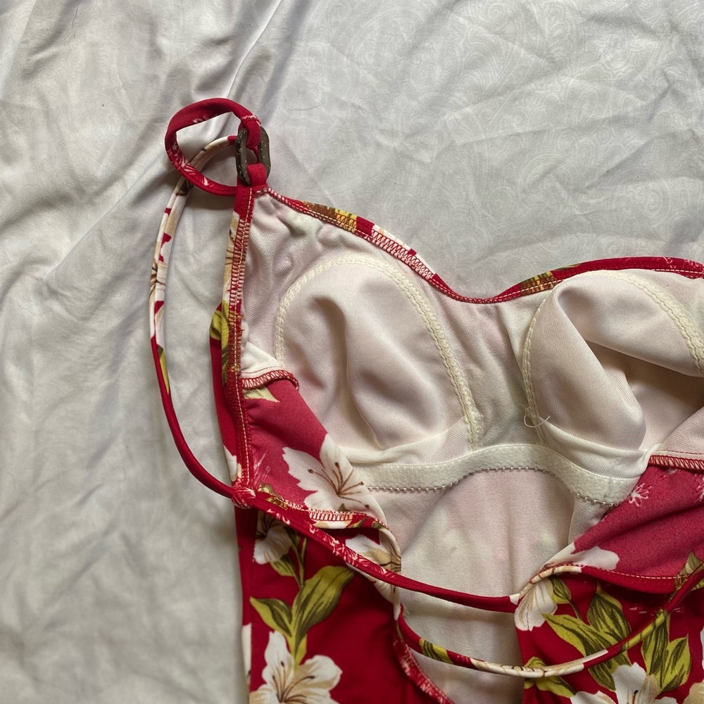 🌺 90’s Leilani floral red one-piece swimsuit - Picture 6 of 7